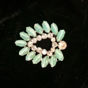 Vintage 1950's pin Brooch